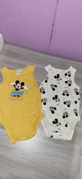 Lot bodies Disney 12 mois