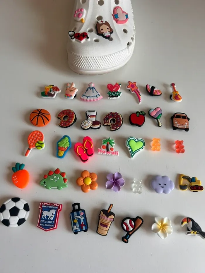 Pims / charms / déco crocs au choix 2€ les 4 - photo numéro 2