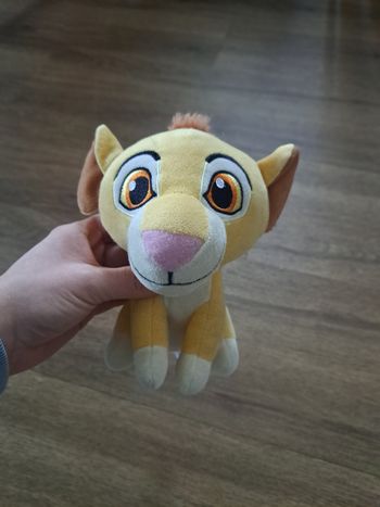 Peluche roi lion