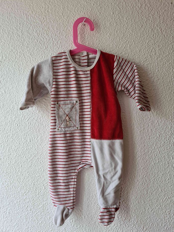 pyjama rouge et gris aubisou