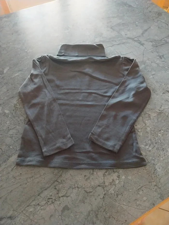T-shirt col roulé T.6 ans - photo numéro 3