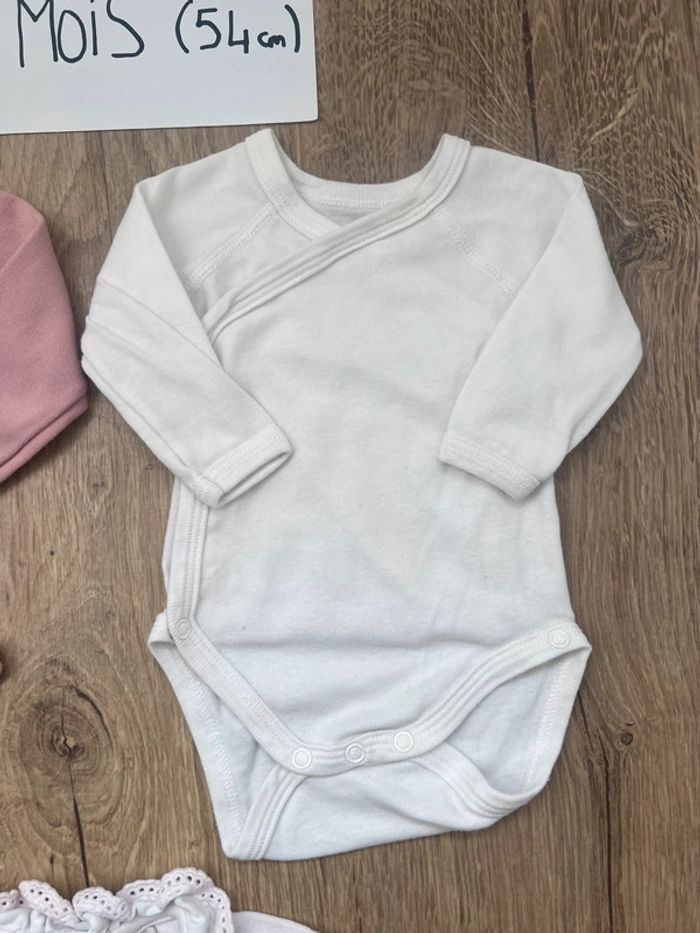 Lot 3 bodys petit bateau 1 mois - photo numéro 3