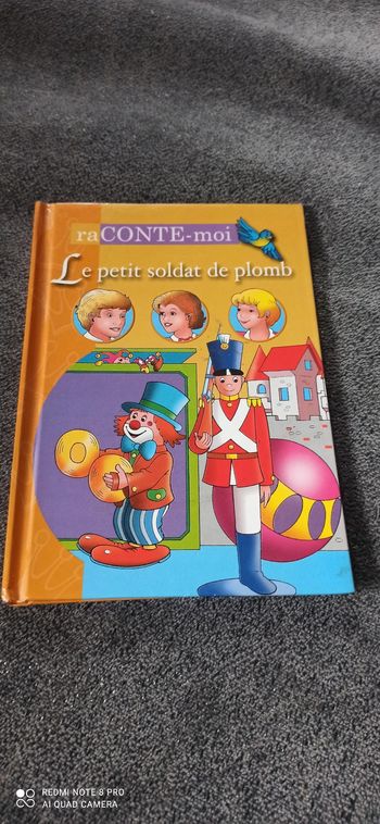 Livre raconte moi