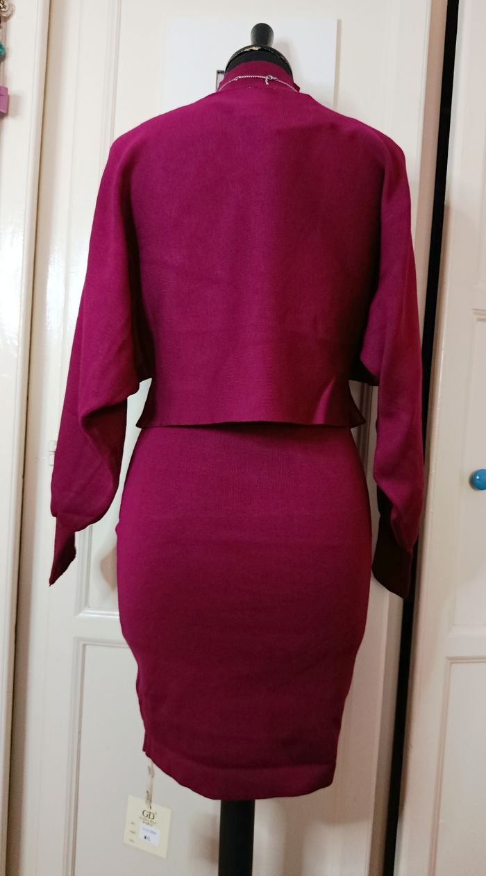 Ensemble bordeaux. Taille M/L - photo numéro 2