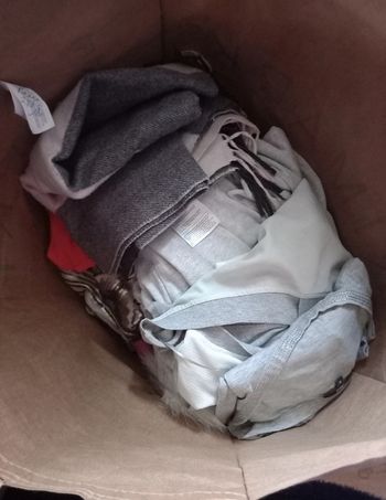 🔴A saisir , dernier lot de 20 vêtements femme toute taille 🔴