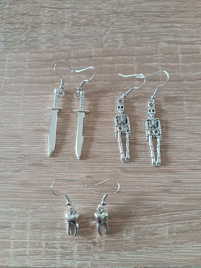Boucles d'oreilles mixte squelette gothique dent poignard originale insolite - photo numéro 3
