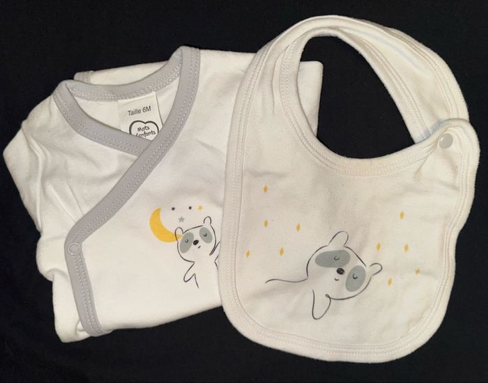 Ensemble Body & bavoir Taille 6mois