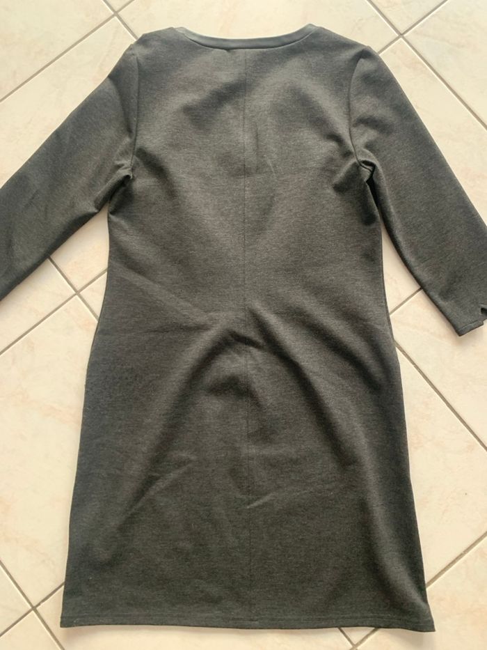 Robe grise - photo numéro 4