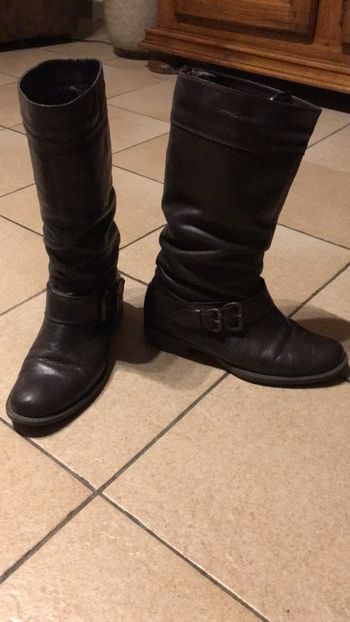 Bottes marron en cuir