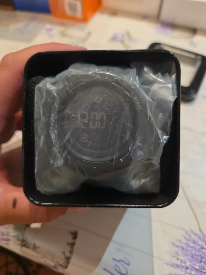 Montre neuve avec pile - photo numéro 2