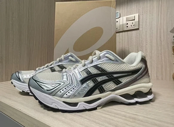 ASICS Gel-Kayano 14  Crème Noire  38