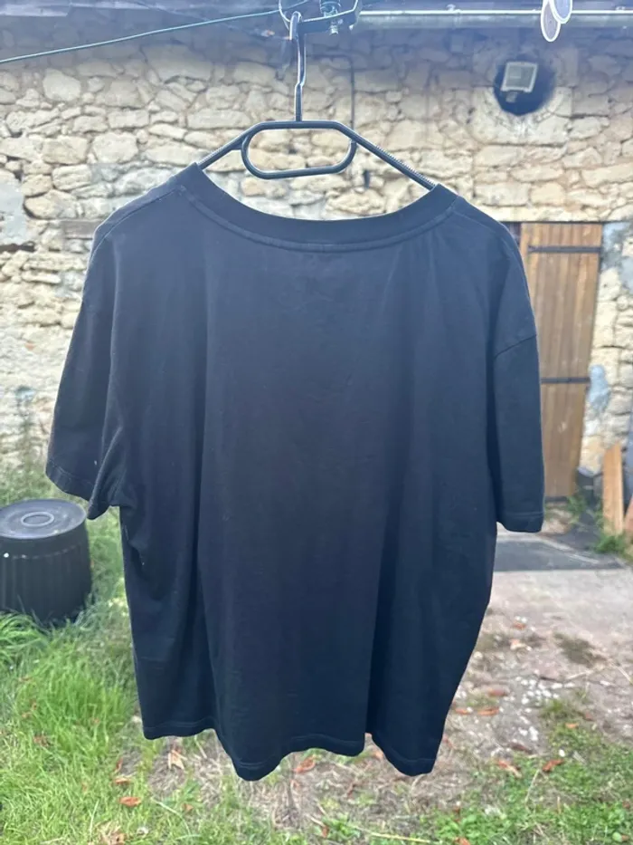 T shirt tommy hilfiger noir avec cœur rouge - photo numéro 2