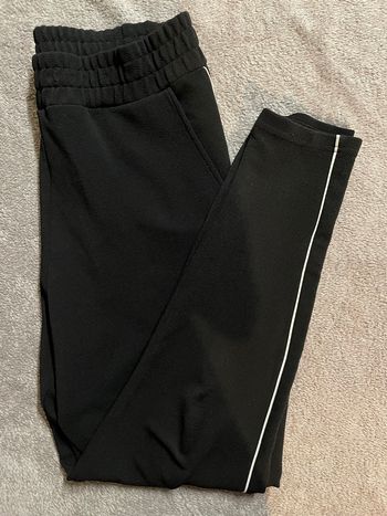 Jogging Femme Jennyfer Taille M – Noir avec Bande Blanche