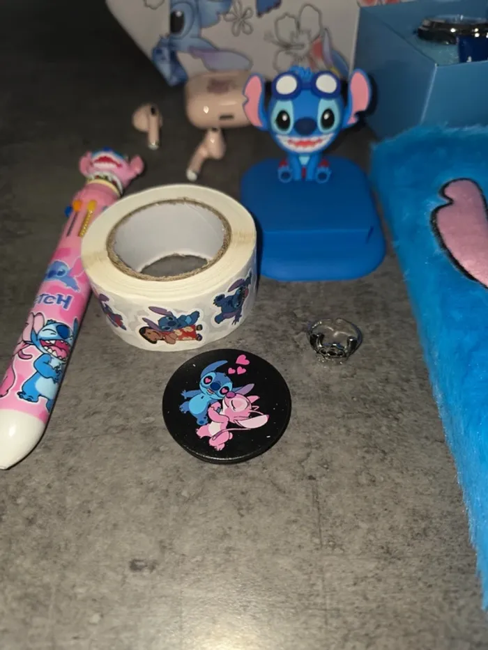 [NEUF] Lot d'accessoires Stitch - photo numéro 2