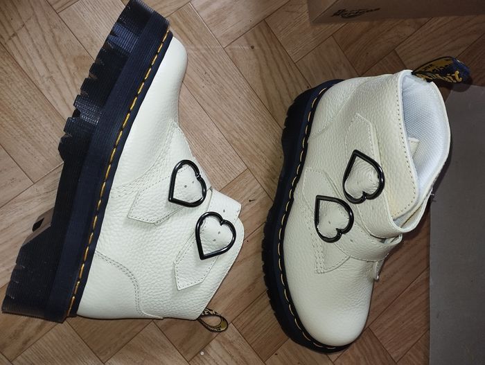 Dr Martens devon Heart taille 39 neuves - photo numéro 4