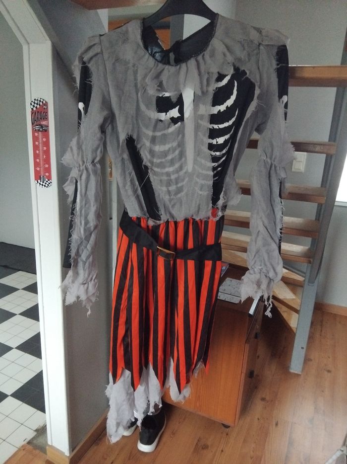 Costume halloween taille unique  bonne état