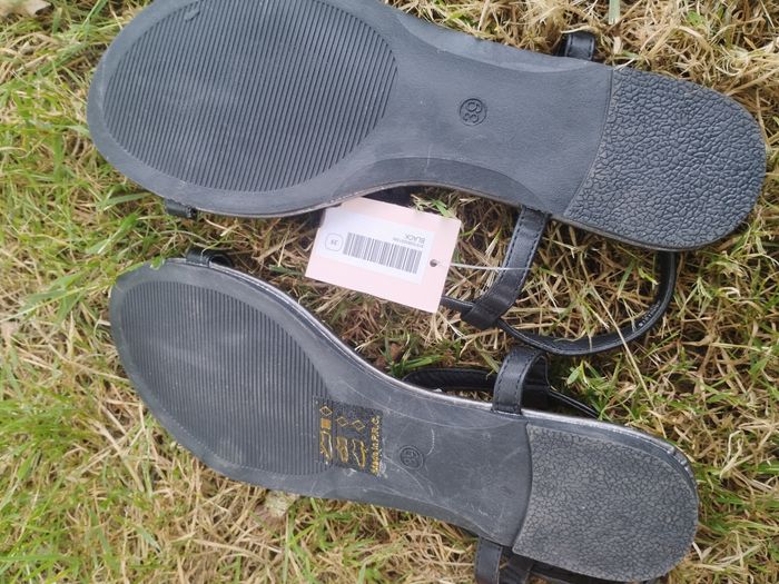 Nus pieds neufs - photo numéro 4