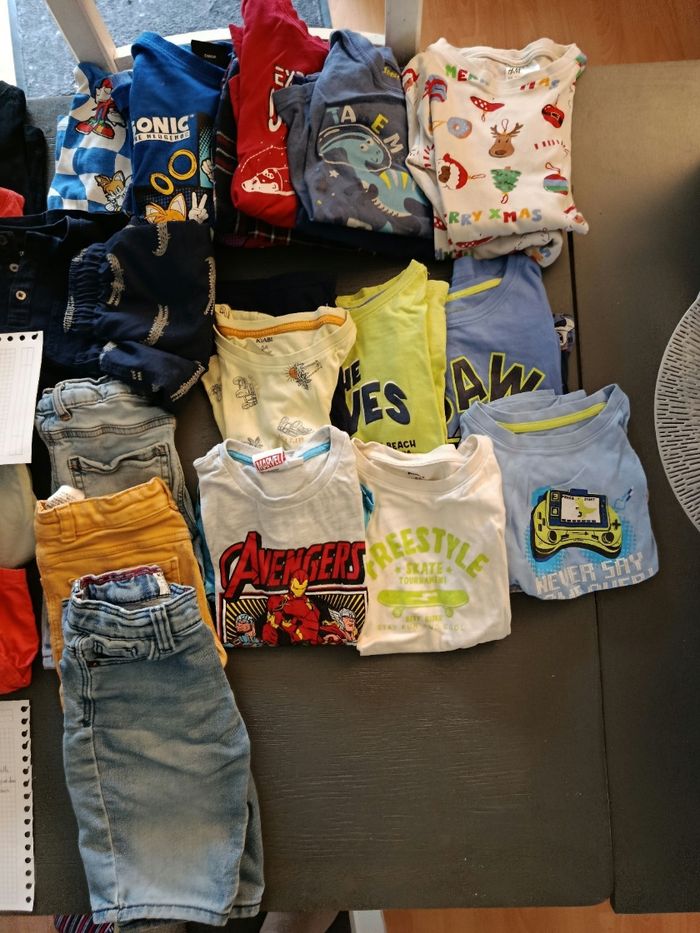 Lot vêtements garçon 5 ans - photo numéro 2