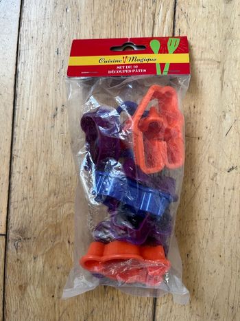 Lot de 10 emportes pièces colorés  Cuisine magique