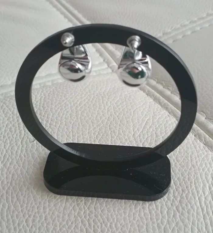 Boucles d'oreilles forme goutte d'eau argentées - photo numéro 3