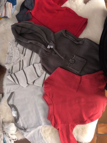 Lot de vêtements bébé