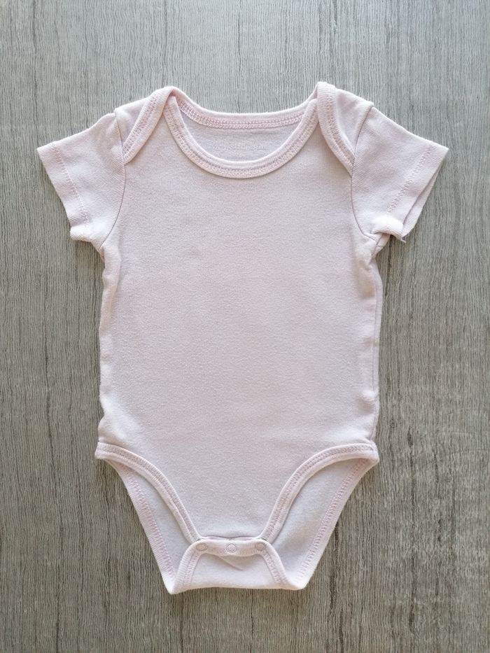 Lot de 2 bodies manches courtes 9 mois - photo numéro 5