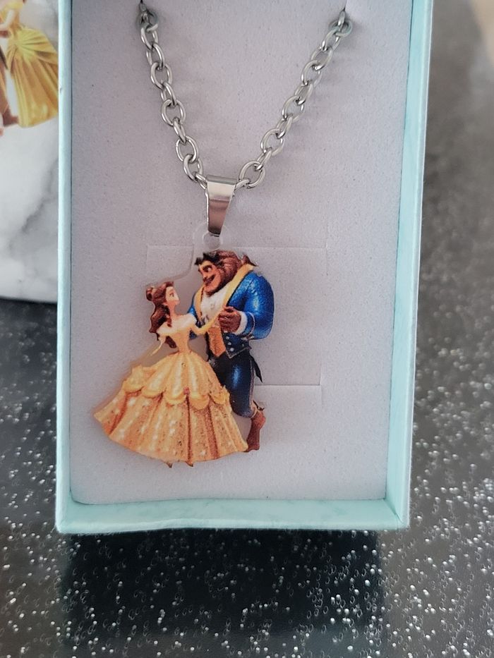 Collier et boucle d'oreilles la belle est la bête - photo numéro 2