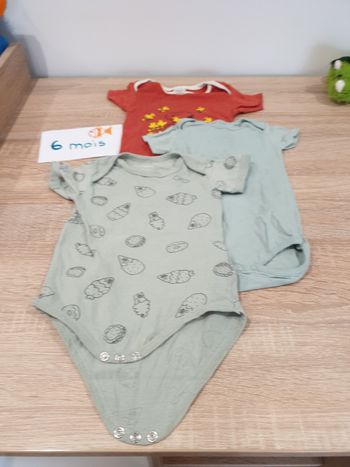 Lot bodies garçon 6mois