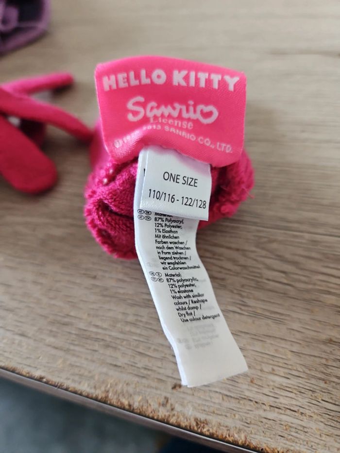 Une paire de gants rose fushia pour fille, taille 5 à 8 ans, bon état - photo numéro 4