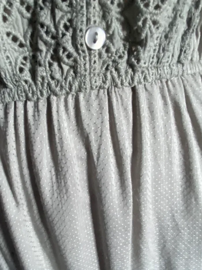 Robe verte avec motifs ajourés - photo numéro 7