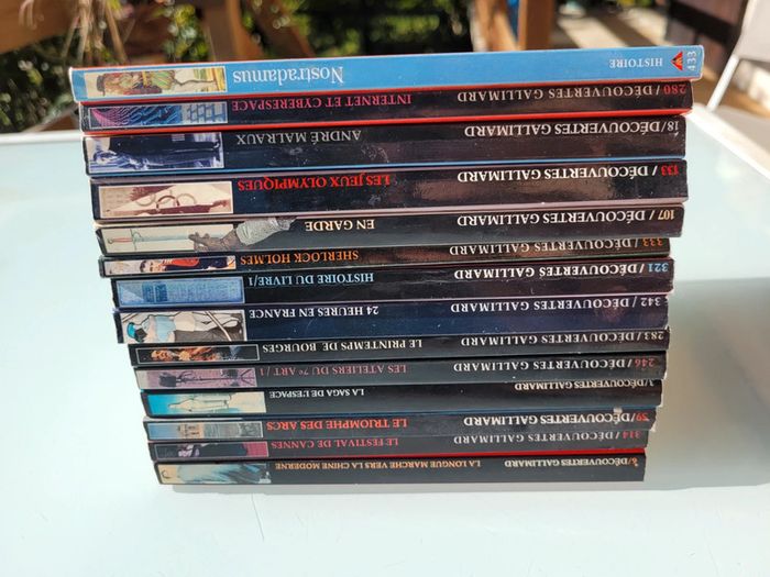 superbe lot de 14 livres Découvertes Gallimard, Nostradamus, Malraux, Sherlock etc - photo numéro 2