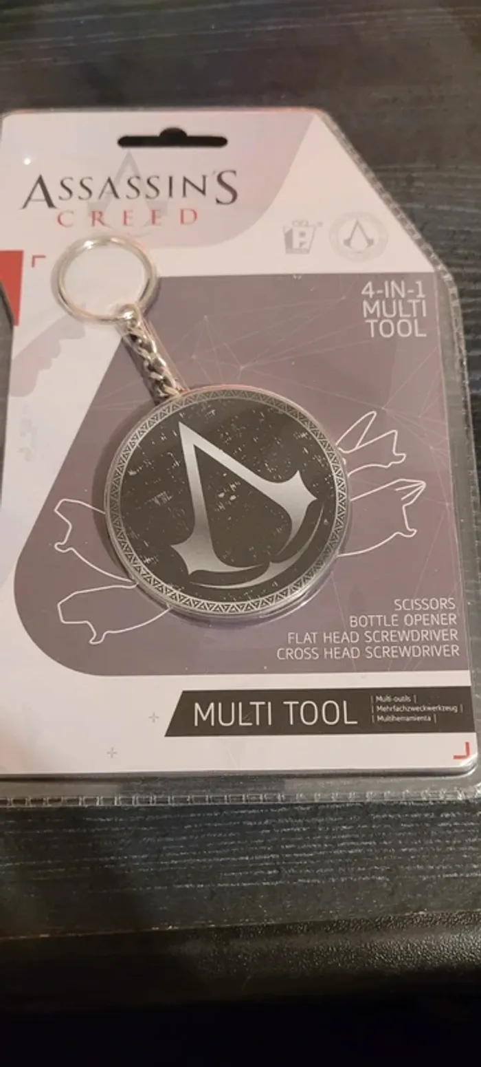 Porte clé multi tool assassin's creed