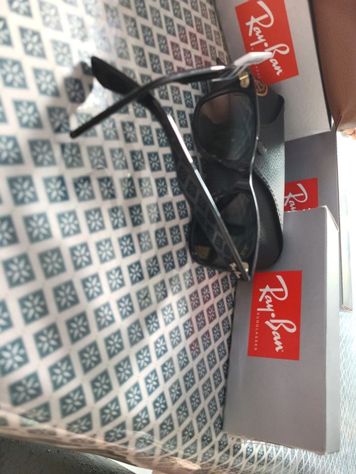 Lunettes de soleil Ray-Ban iconomiques forme carrée homme femme - photo numéro 6