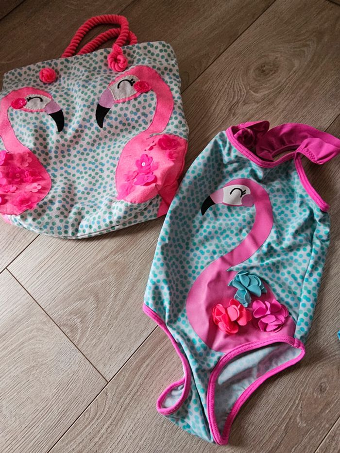 Maillot de bain fille et son sac assorti 3 ans - photo numéro 2