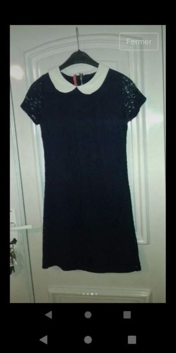 Robe dentelle bleue marine t.14 ans
