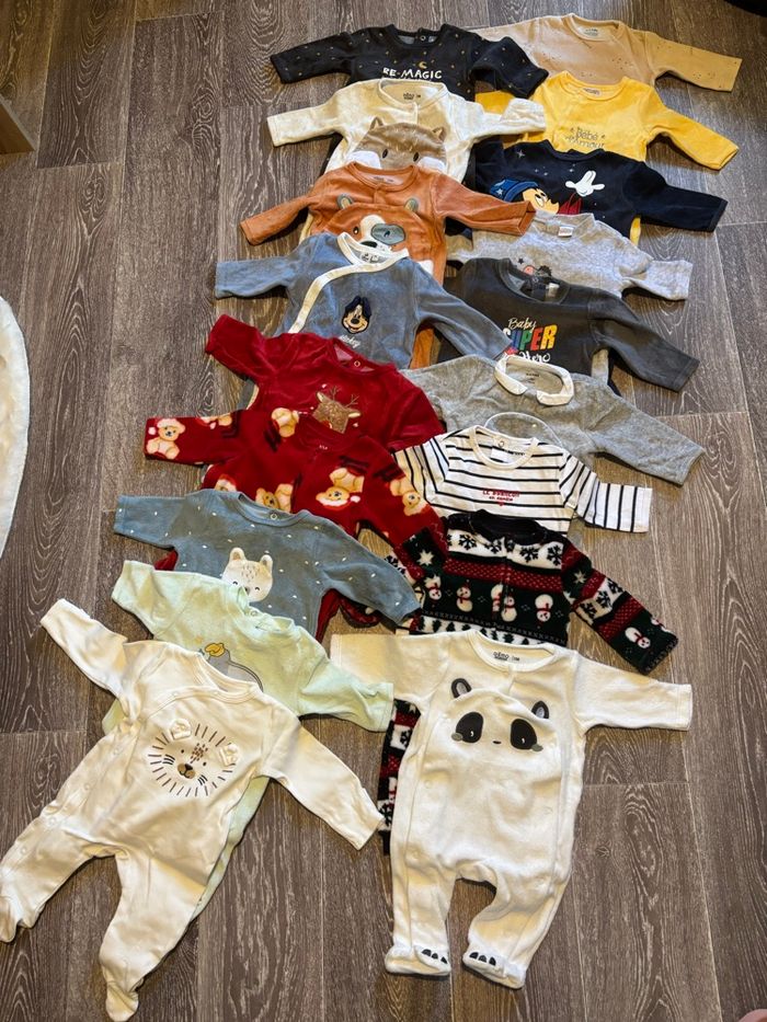 Gros gros lots de vêtements - photo numéro 7