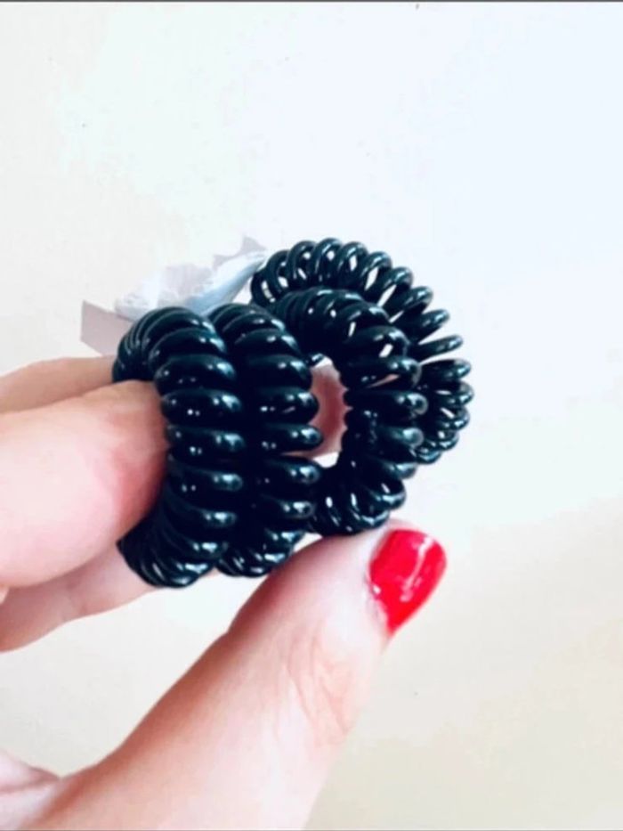 Lot 4 élastiques noir neuf hema style invisibobble