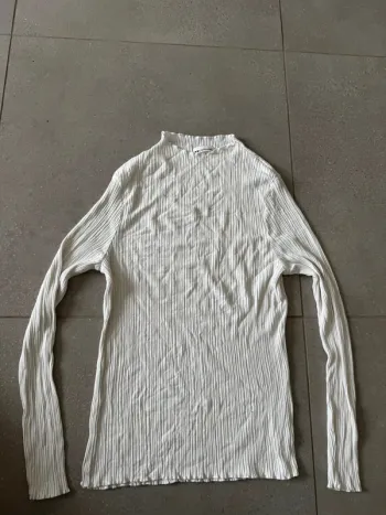 T-shirt blanc camaieu, très bon état, taille S