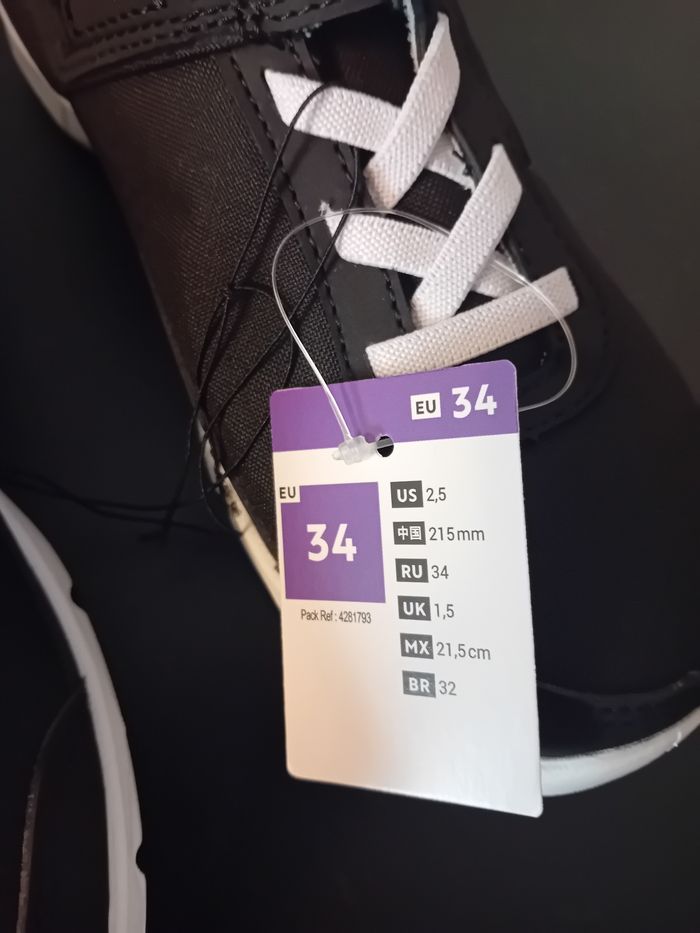 Baskets taille 34 neuves - photo numéro 2