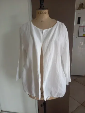 Magnifique blouse courte en lin