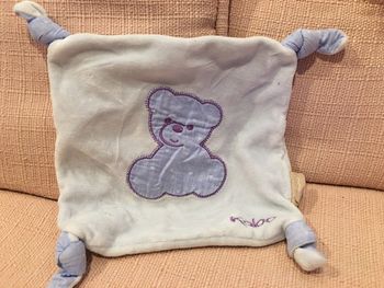 Doudou plat carré avec ours Kaloo 19 cm