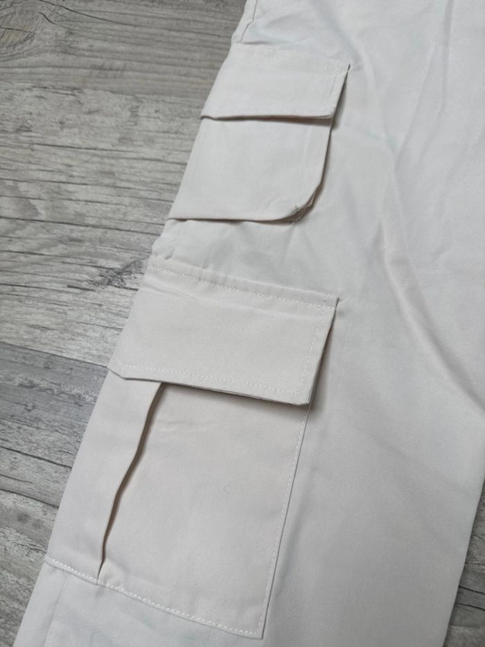 Cargo beige Shein 9ans TBE - photo numéro 2