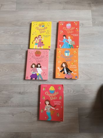 Livre Cupcake  girls  lot de 5 livre tome 1 2 10 12 13