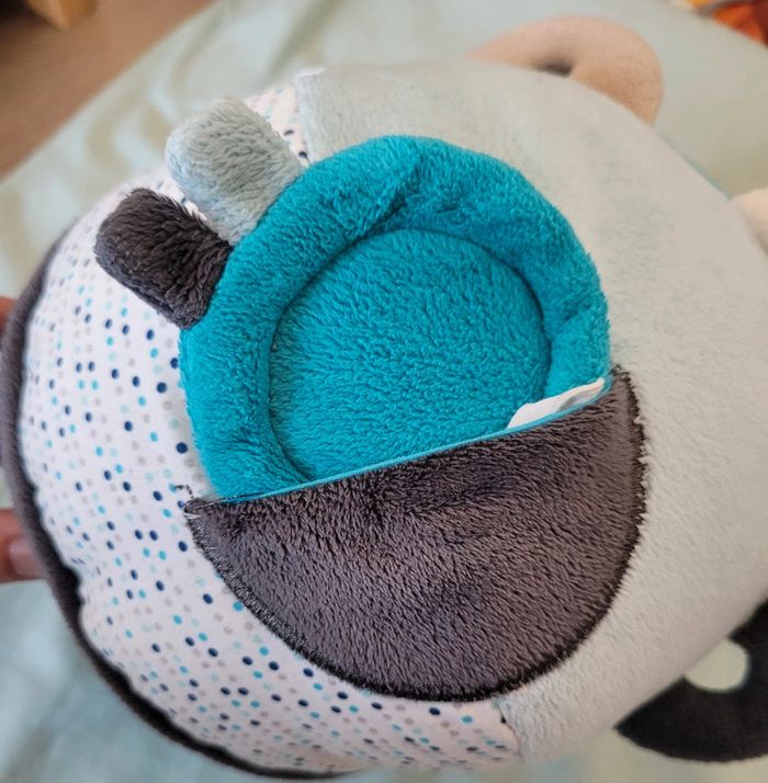 Balle d'activités bébé velours adaptée dès la naissance - photo numéro 9