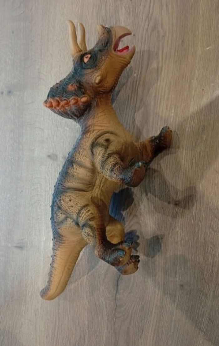 4 grands dinosaures action - photo numéro 5