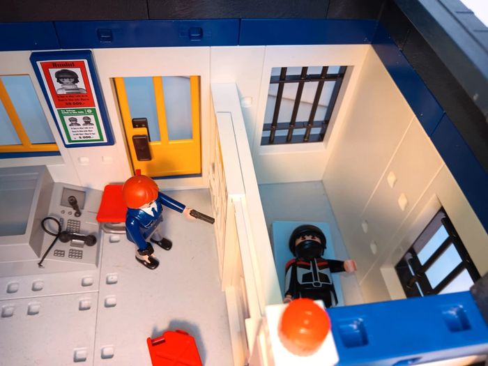 Lot figurines playmobil poste de police - photo numéro 7