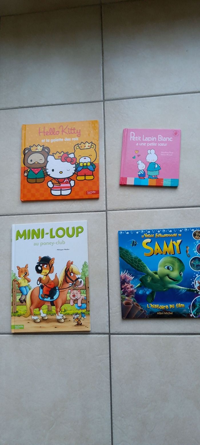 Lot de 4 livres enfants, mini loup, samy,hello Kitty, lapin blanc très bon état.