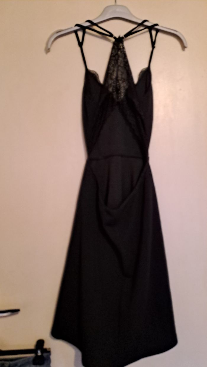 Robe noir - photo numéro 2