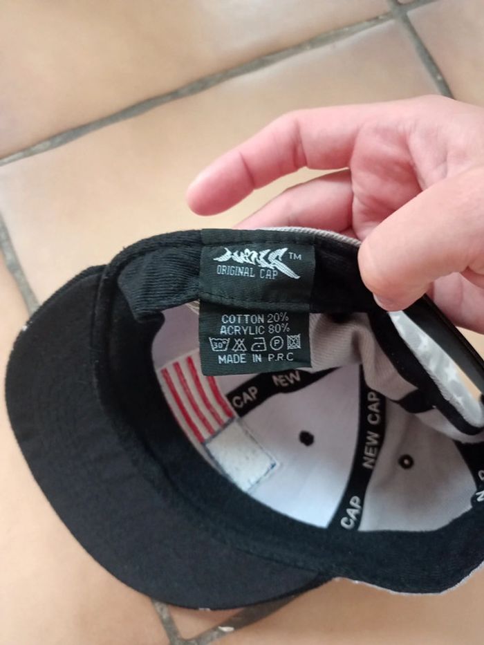 Casquette grise/noire à étoiles - photo numéro 3