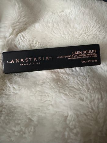 Mascara Anastasia beverly hills longueur volume neuf avec étiquette noir